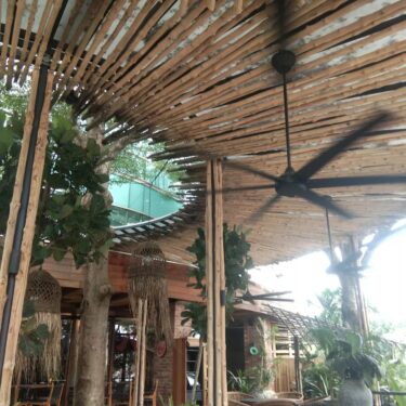 お洒落カフェはバンサーにあり